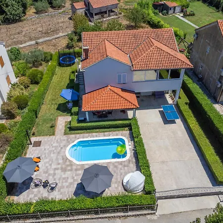 Paradise With Swimming Pool *