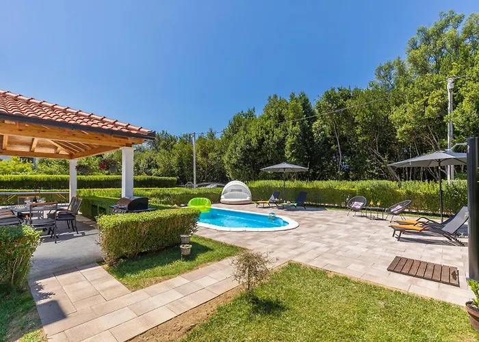 Paradise With Swimming Pool Apartman Gruda