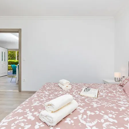 Paradise With Swimming Pool Gruda