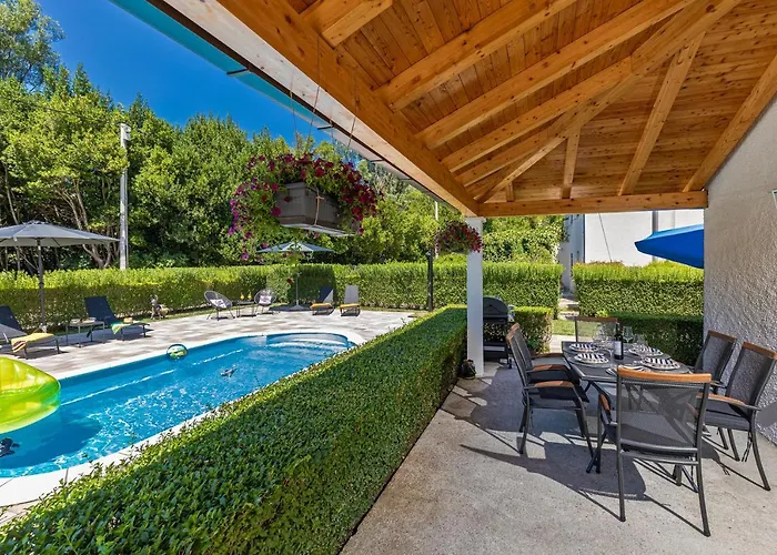 Paradise With Swimming Pool Appartamento